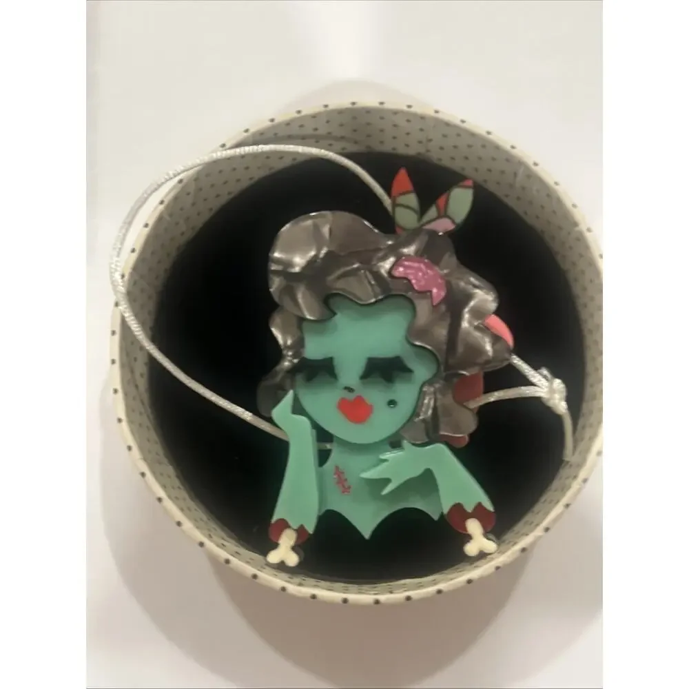 Erstwilder Drop Dead Gorgeous Brooch NIB First Edition Sally Land 2017 Pinup
